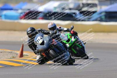 media/Oct-09-2022-SoCal Trackdays (Sun) [[95640aeeb6]]/Turn 2 (1110am)/